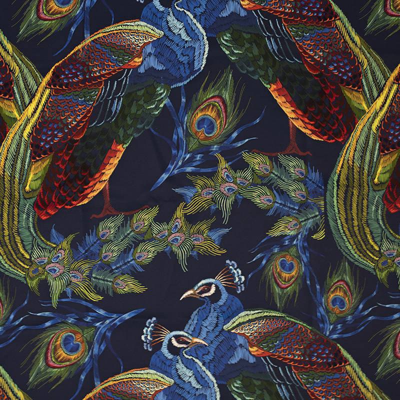 Tissu occultant bleu foncé motif paon brodé