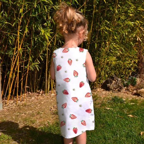 Patron robe enfant imprimé fraise